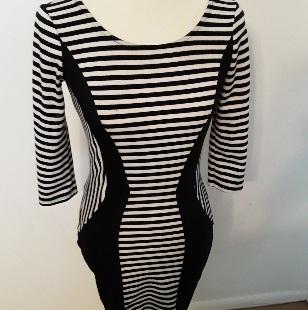 Black/white dress